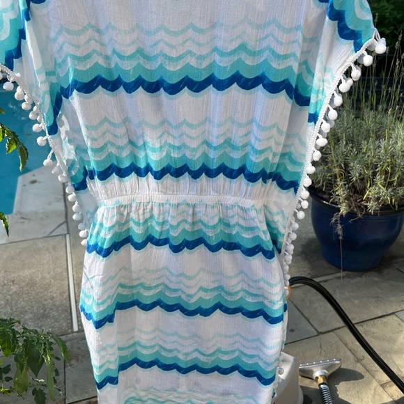 White and Blue Wave Beach Cover Up - Picture 12 of 14